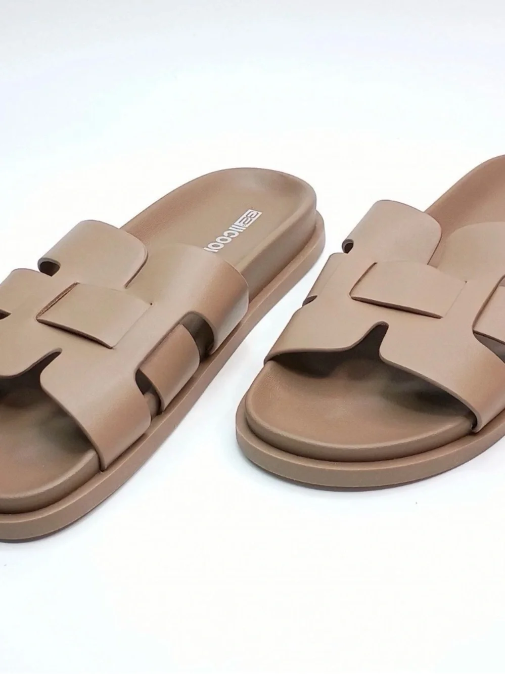 32 Degrees Cool Women’s H-Band Sandals Tan Cushioned Slide Sandals size 8 M